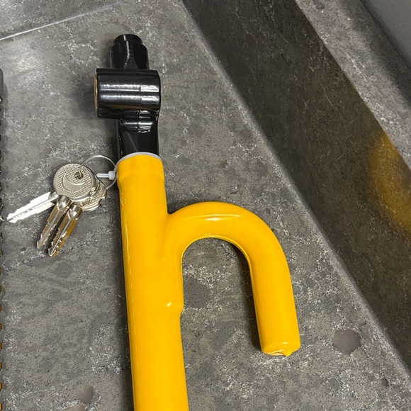 Steering Wheel Lock - Picture 5 of 9